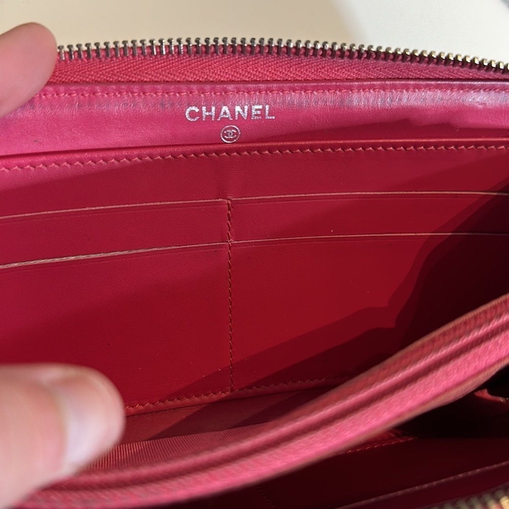 CHANEL - Auth. Hot Pink Quilted Patent Leather Long Zippy Classic Wallet Guc - Picture 6 of 14